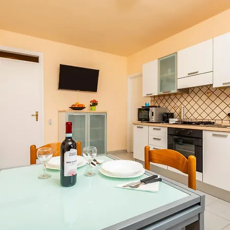 Chiara Appartement Giardini-Naxos